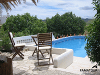 Der Pool der spanischen Ferienanlage.